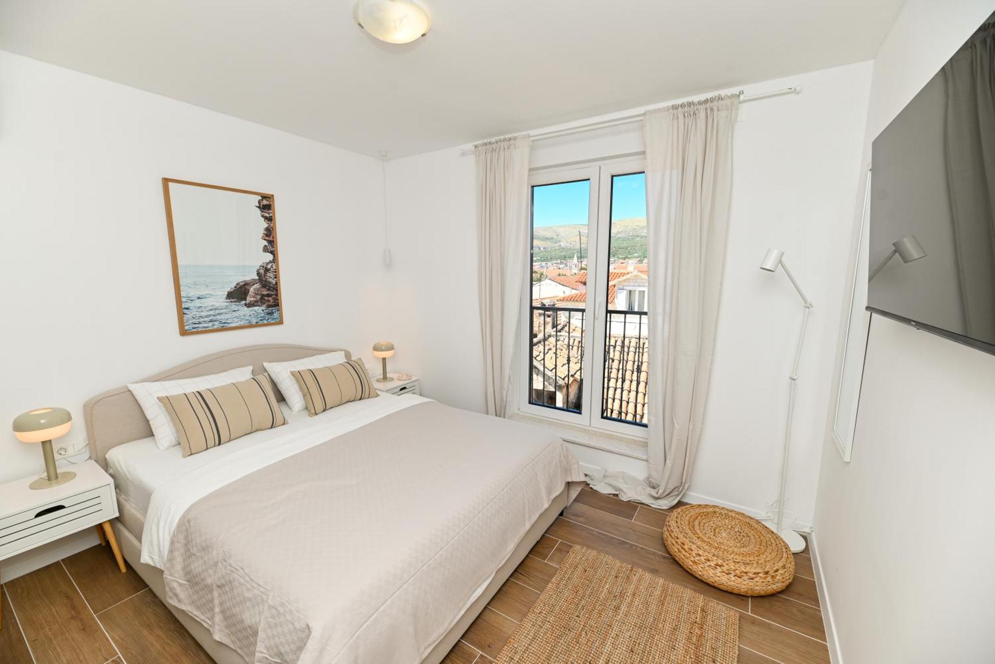 Downtown Apartments Maar Трогир Екстериор снимка