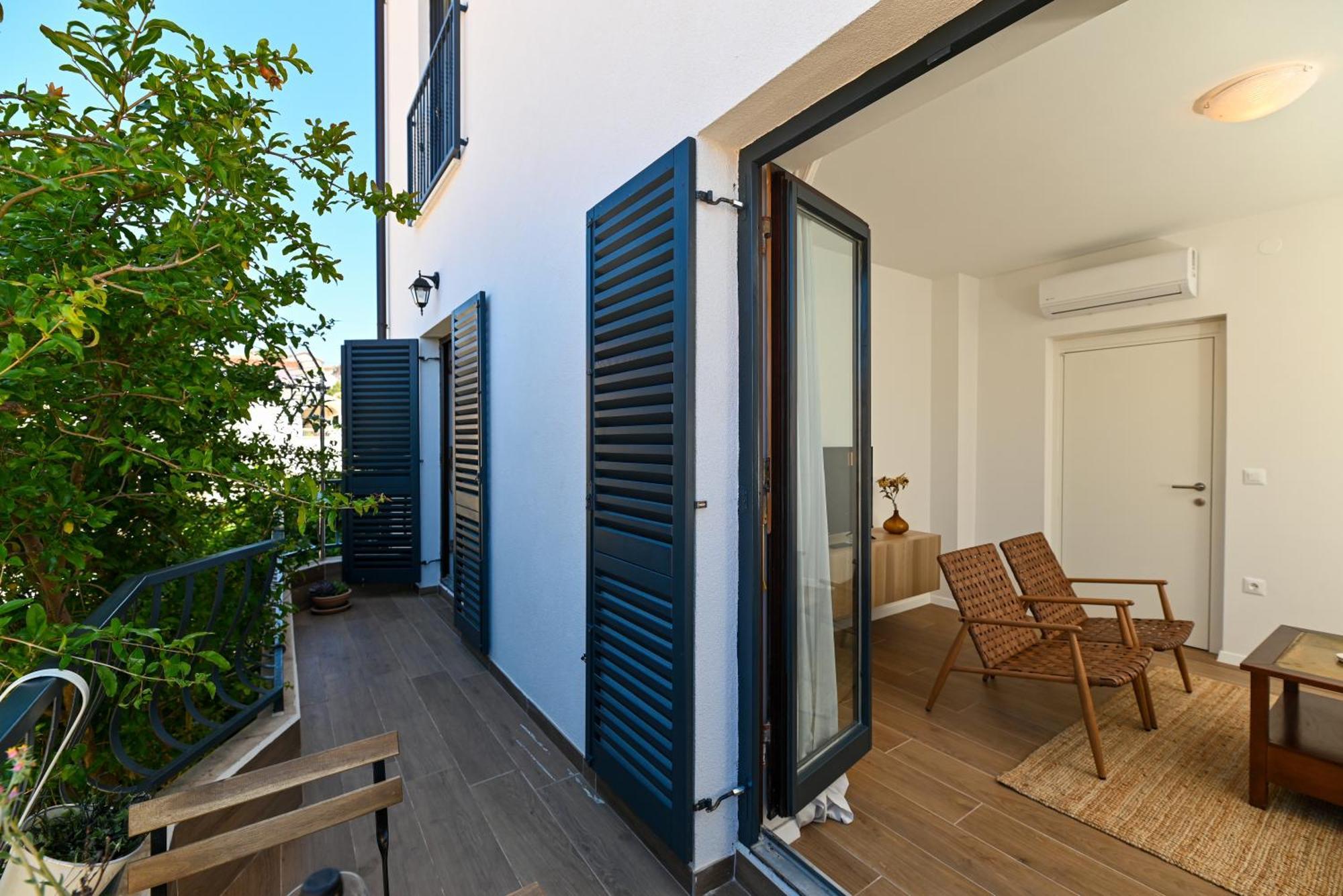 Downtown Apartments Maar Трогир Екстериор снимка
