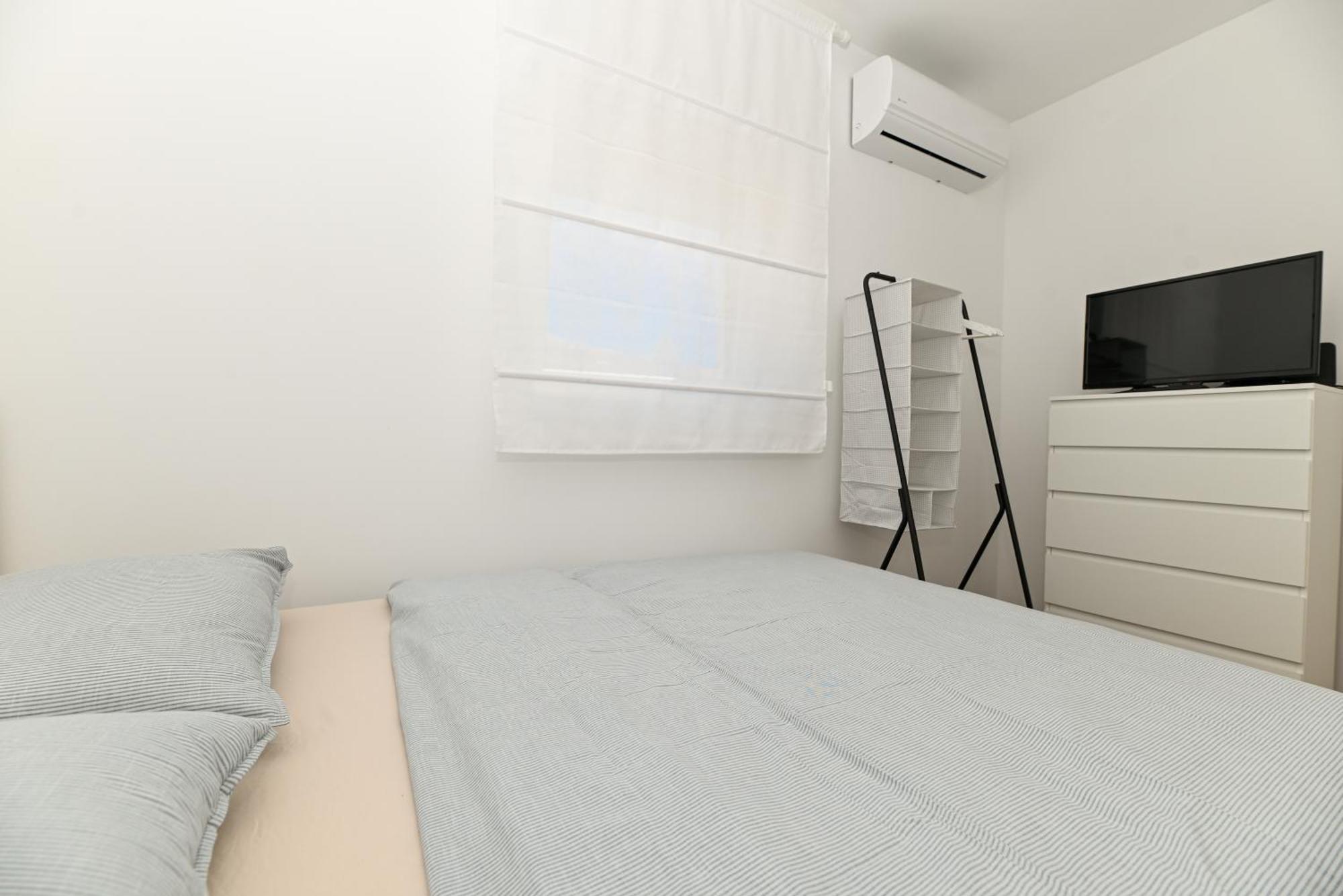 Downtown Apartments Maar Трогир Екстериор снимка
