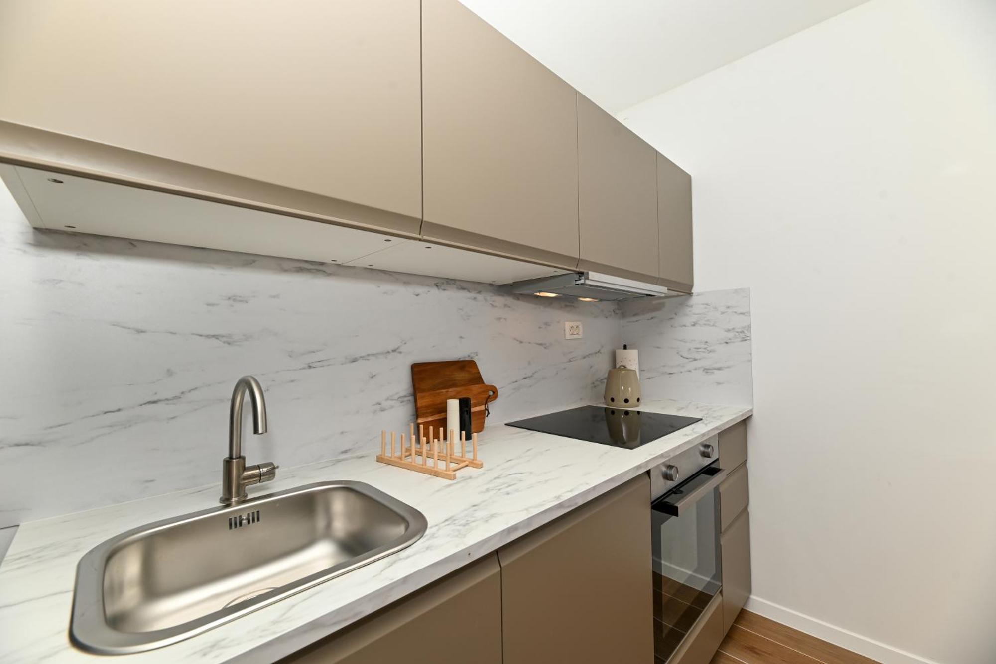 Downtown Apartments Maar Трогир Екстериор снимка