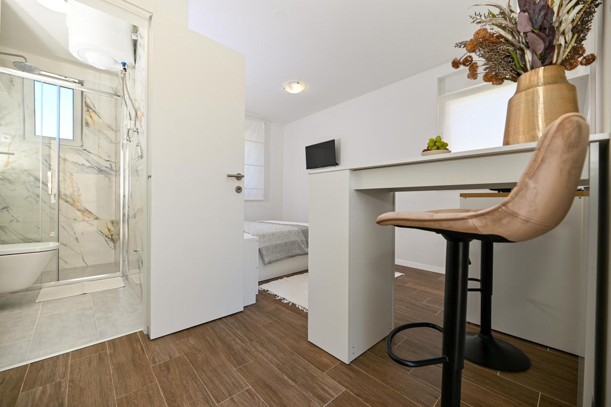 Downtown Apartments Maar Трогир Екстериор снимка