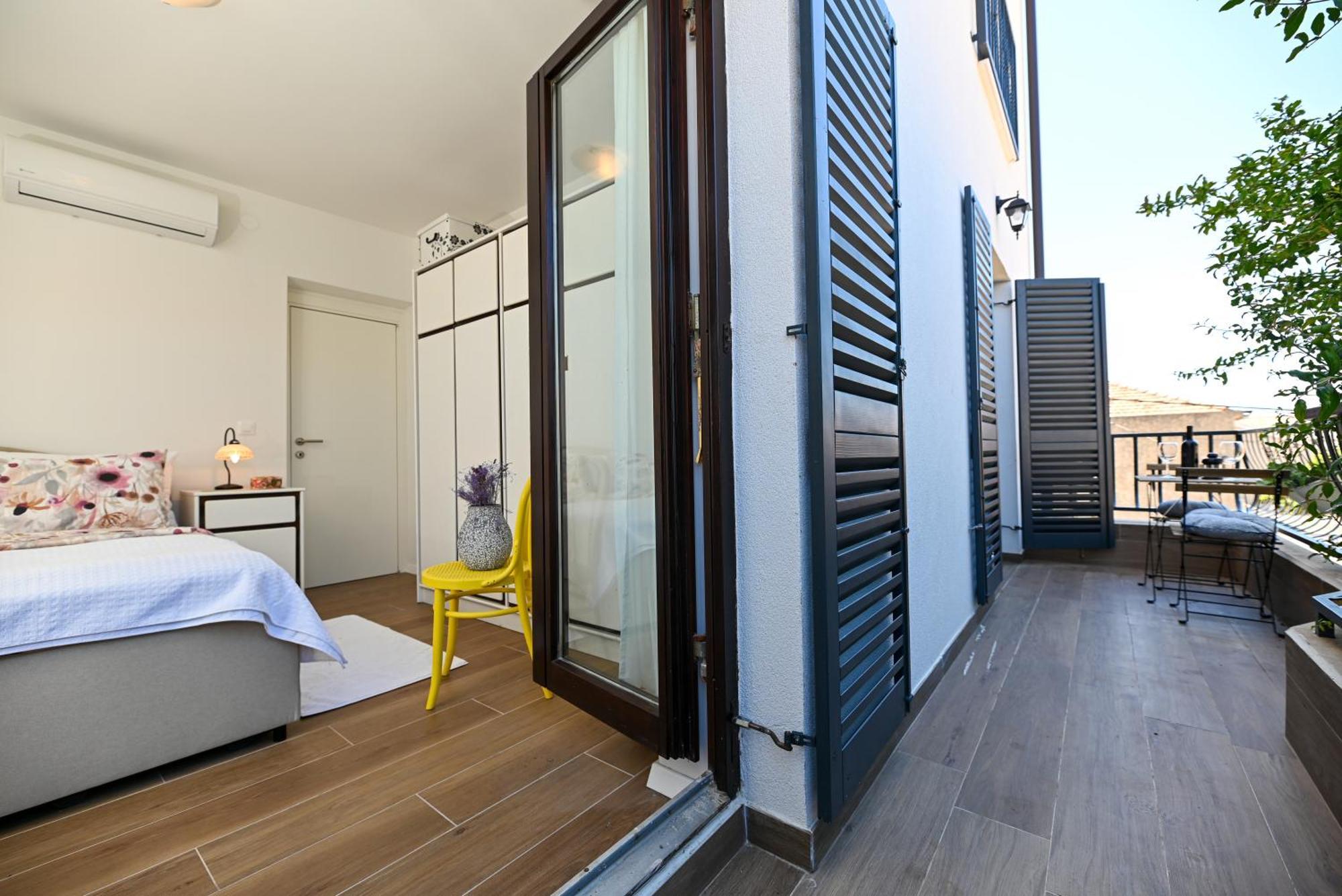 Downtown Apartments Maar Трогир Екстериор снимка