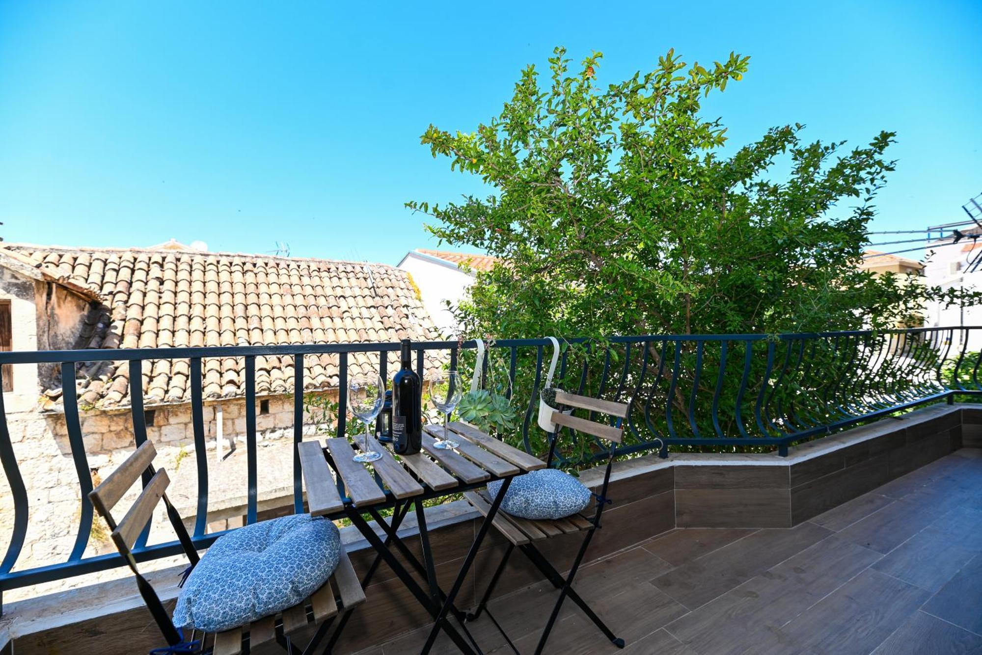 Downtown Apartments Maar Трогир Екстериор снимка