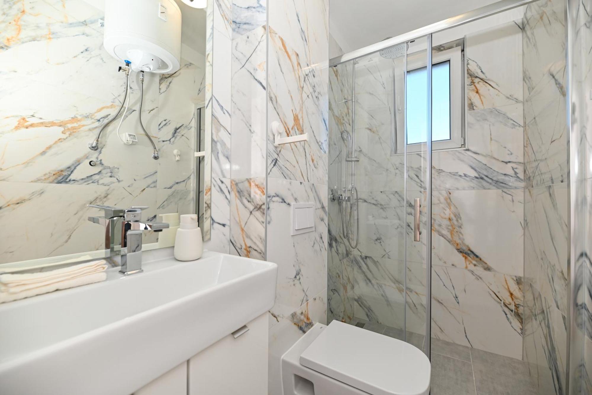 Downtown Apartments Maar Трогир Екстериор снимка